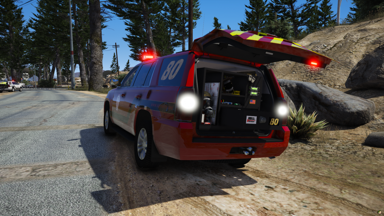 2020 Generic Medium Class Multifunction Command SUV